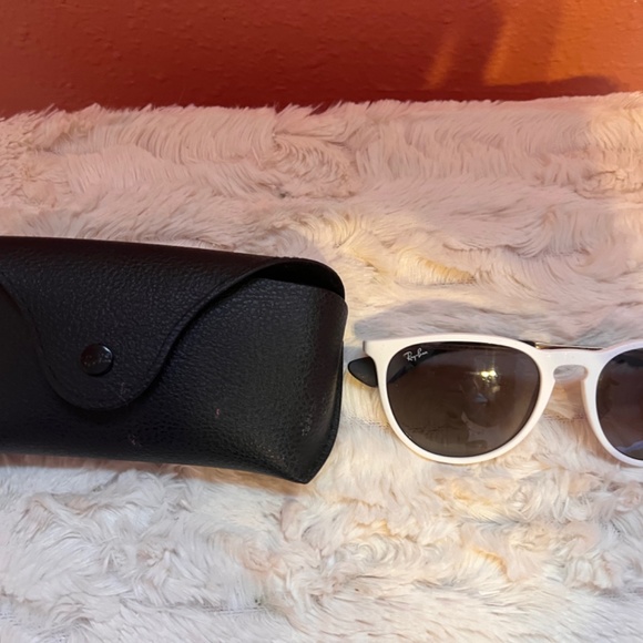 White ray ban rounded wayfarer exquisite conditions - Picture 2 of 3